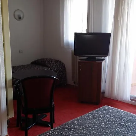 La Voile D' Or 3* אגדה