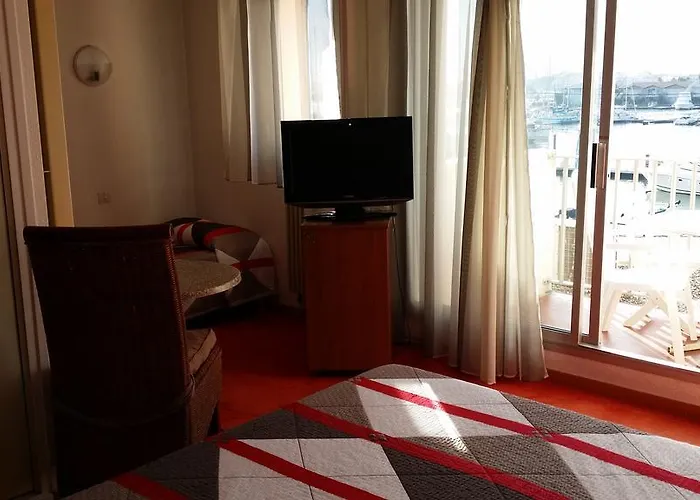 La Voile D' Or מלון 3*