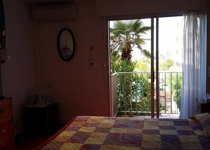 La Voile D' Or מלון אגדה